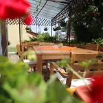 Simply Szallo Konukevi