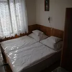 Konukevi Simply Szallo *